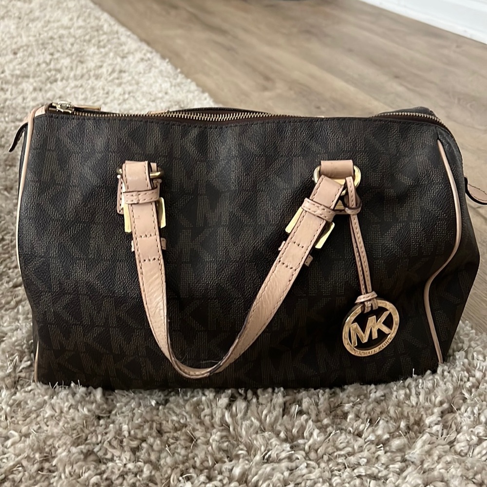 Super CUTE bag!!! Love this!!